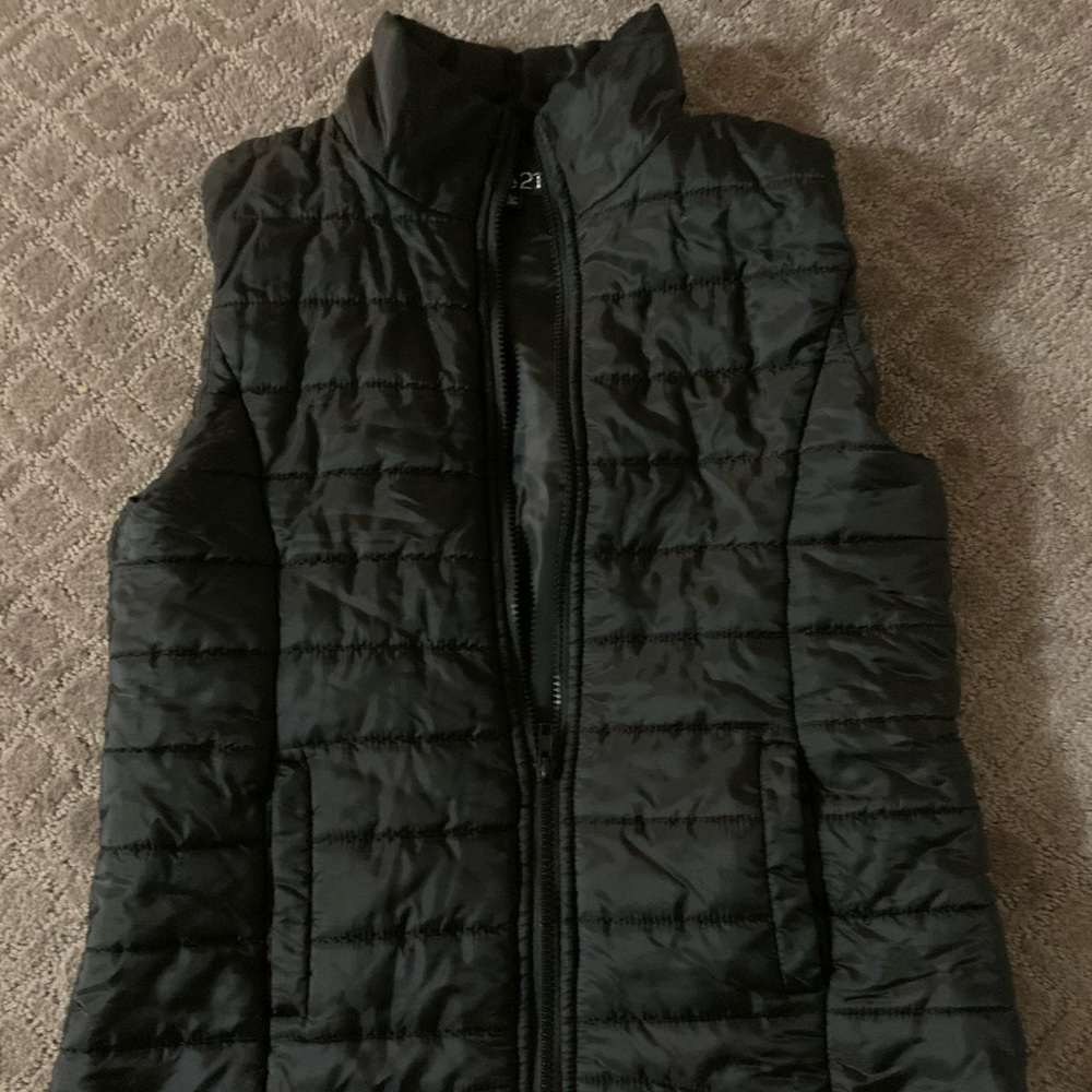 Black women bubble vest